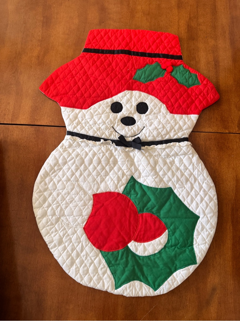 Quilted Snowman Christmas Table Topper Wall Hanging 31x22 Holiday Holly Vintage